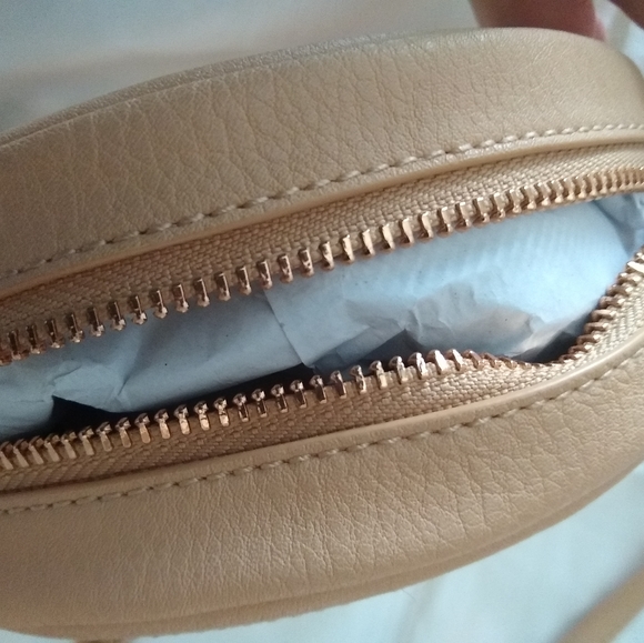 NEW! LC Lauren Conrad Purse Daisy Accent. - Picture 5 of 6